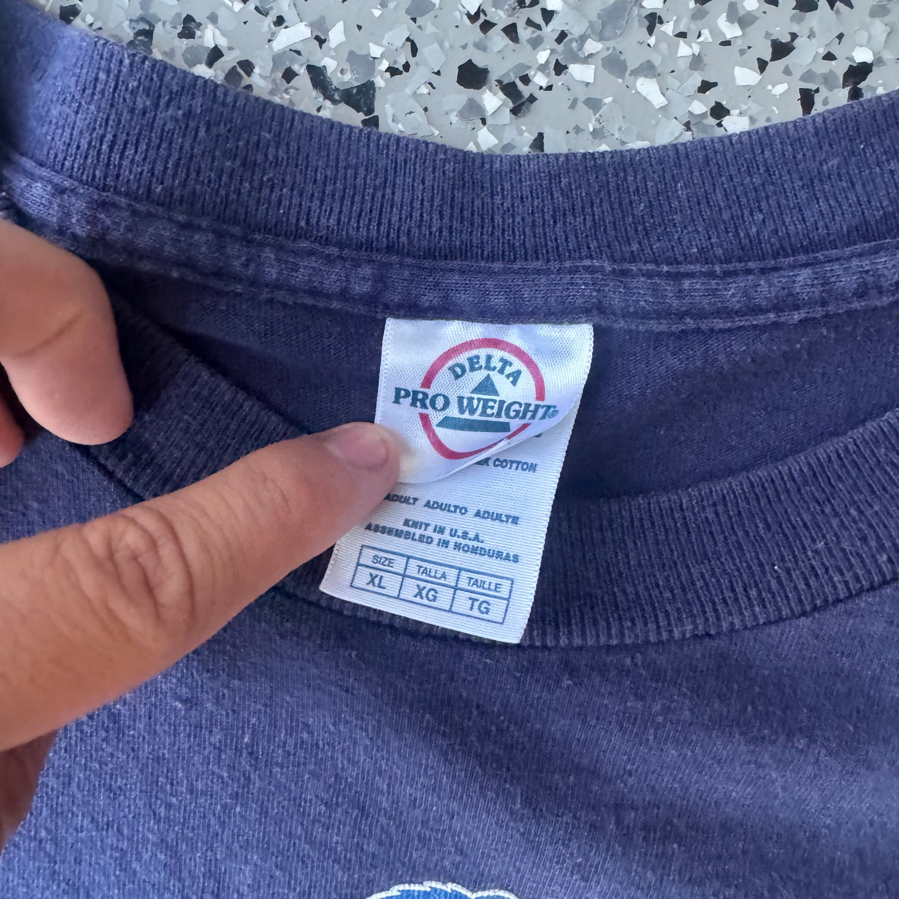 2000s Red Sox Champs Baseball along sleeve (XL)
