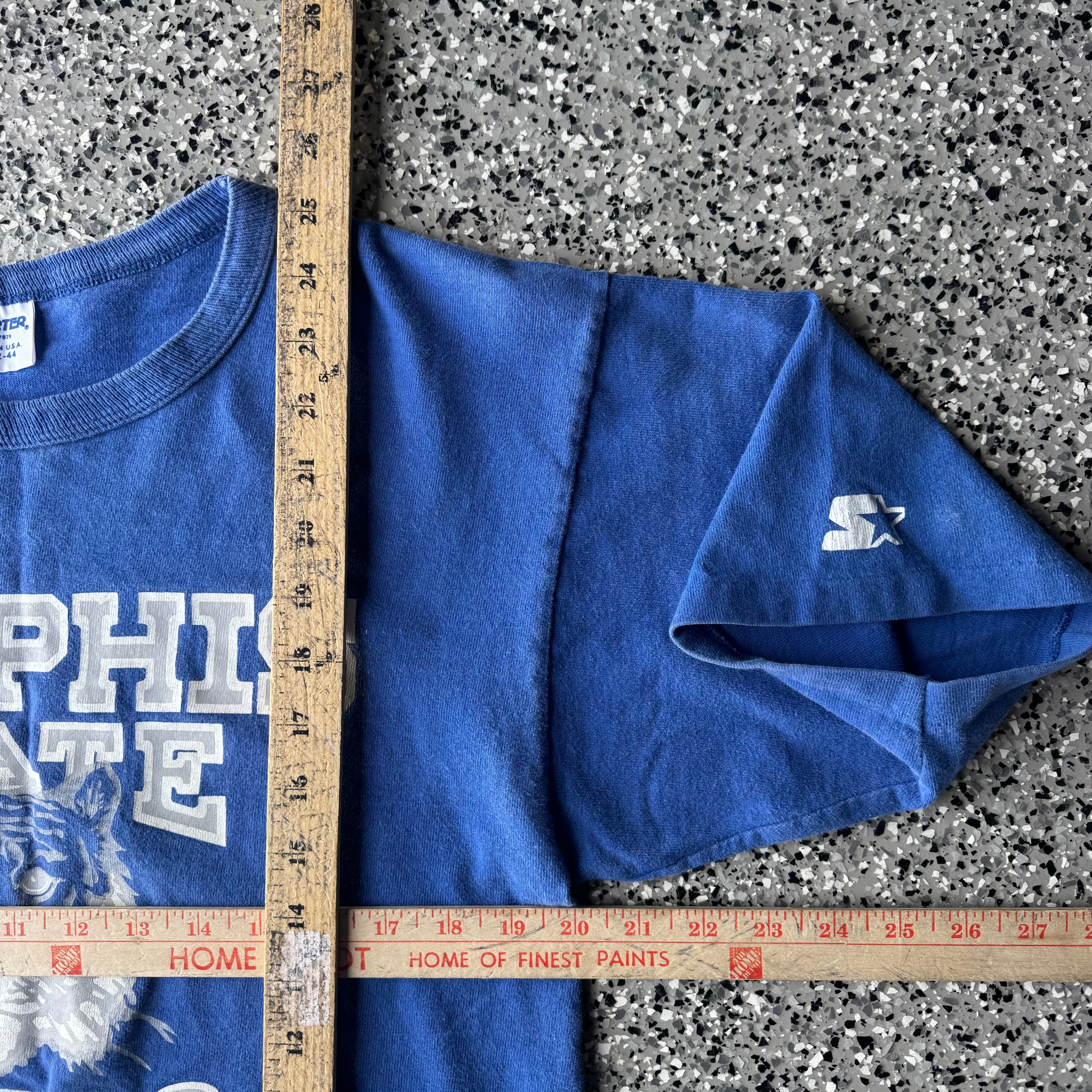 1990s University of Memphis state tigers college t-shirt (L)