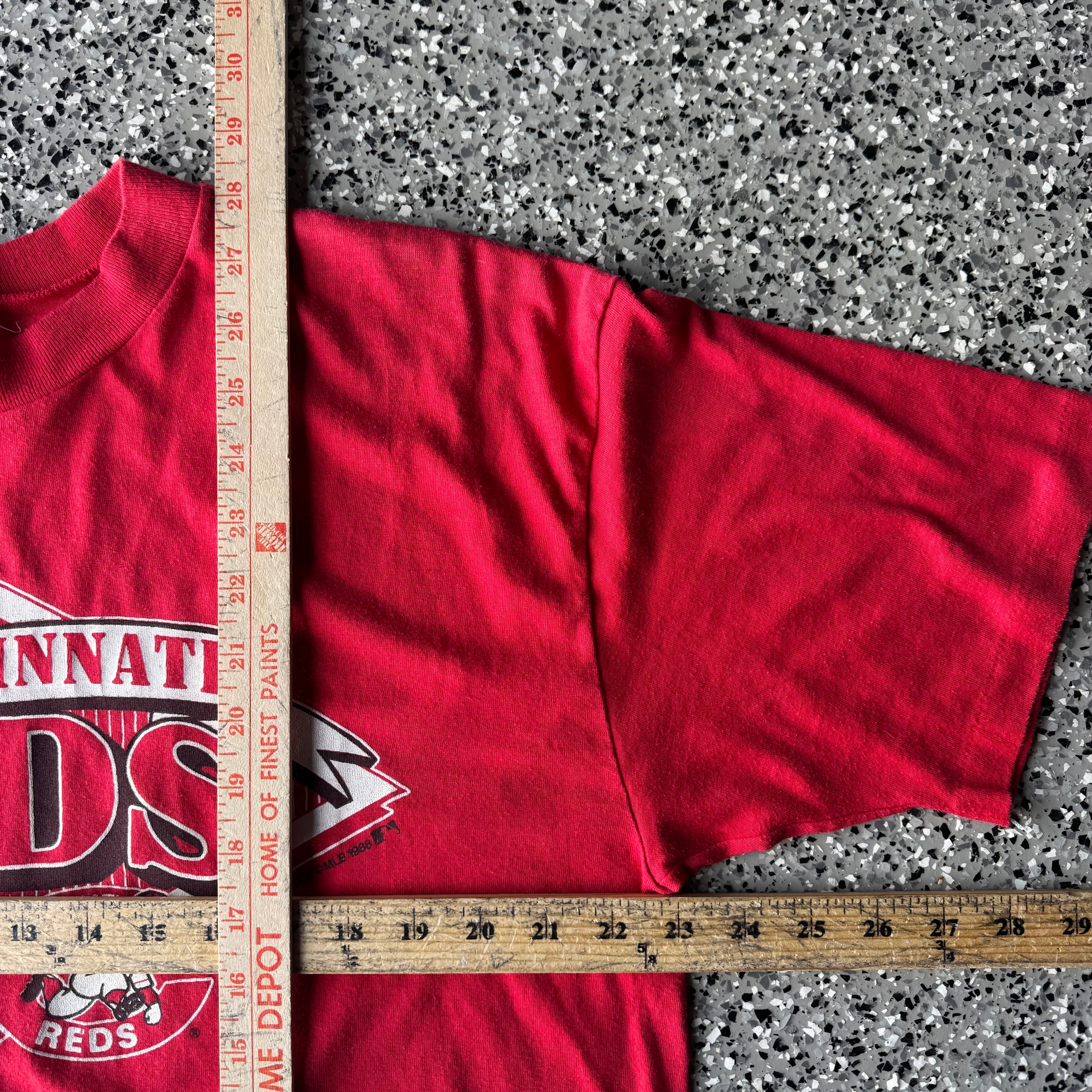 1980s cincinnati reds red vintage shirt (L)