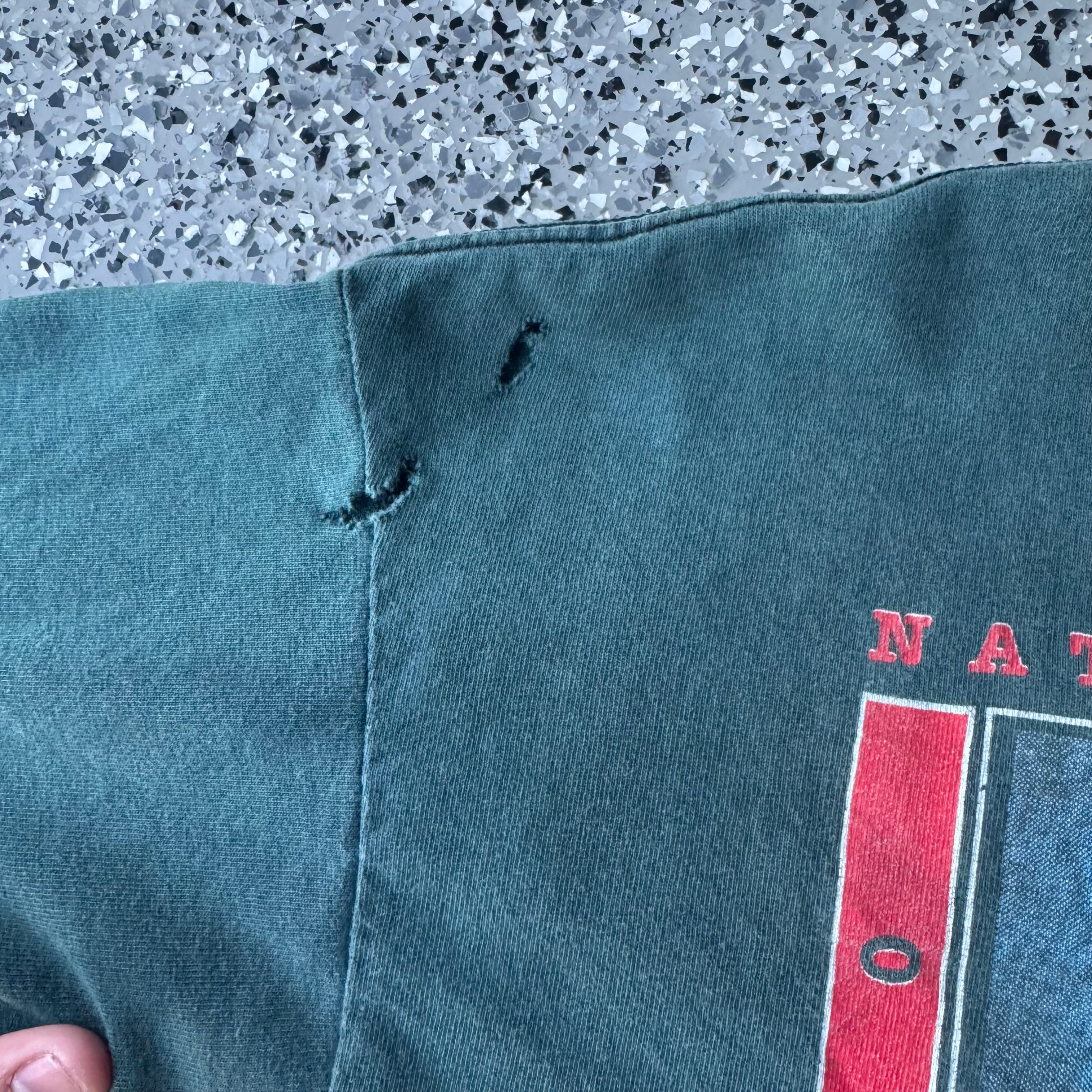 1990s Bulls Lightning Basketball Faded & Distressed t-shirt (L)