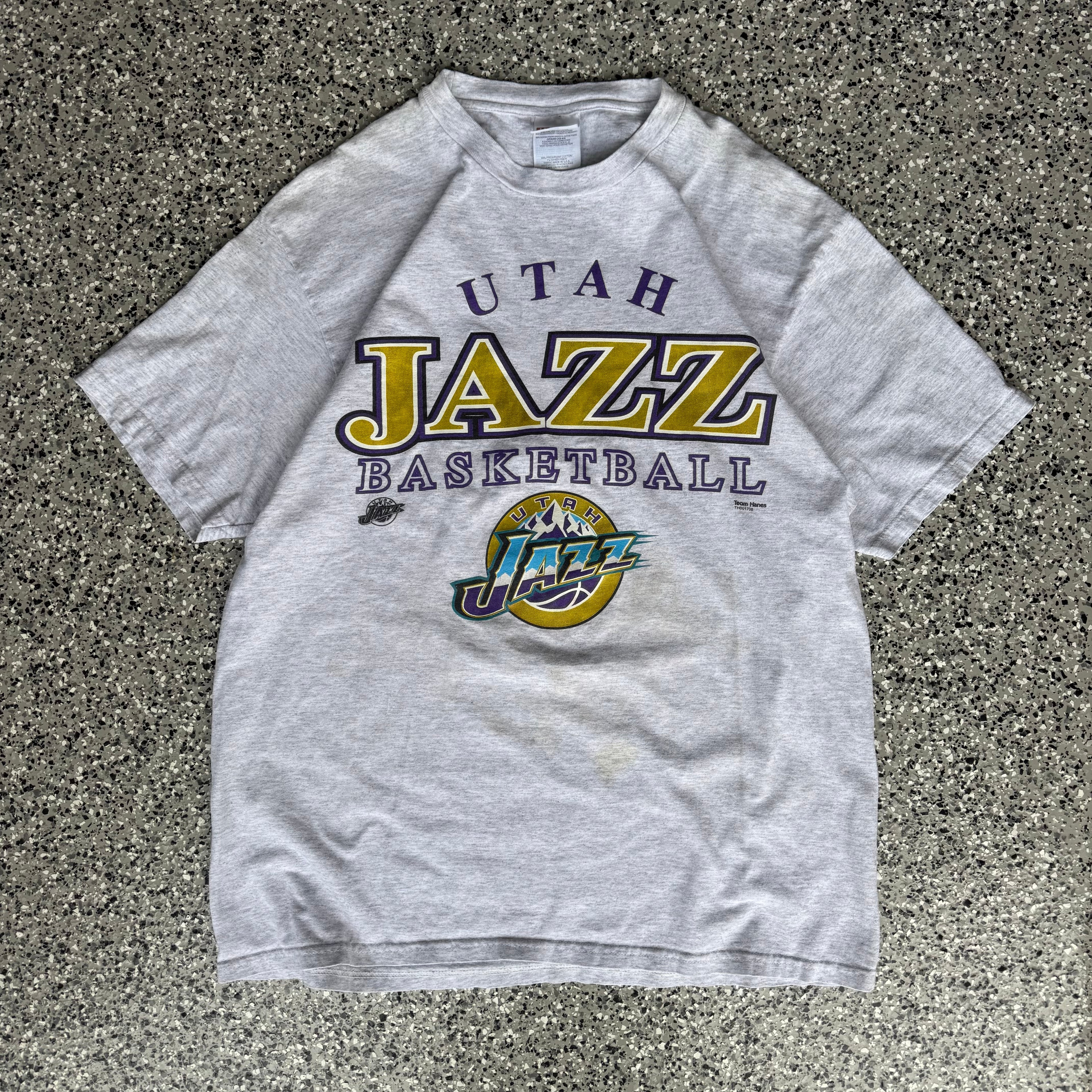 2000s Utah Jazz Basketball Grey T-Shirt (L)