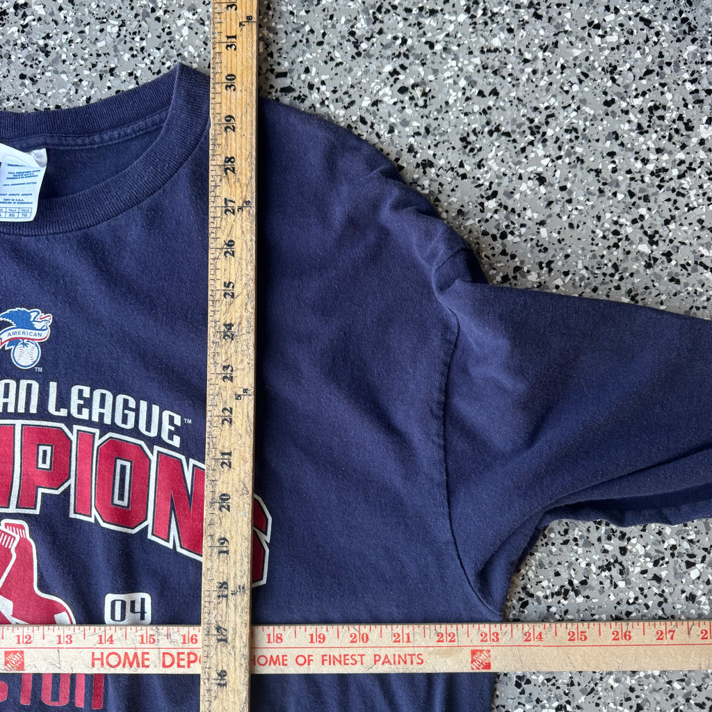 2000s Red Sox Champs Baseball along sleeve (XL)