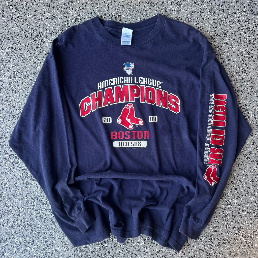 2000s Red Sox Champs Baseball along sleeve (XL)