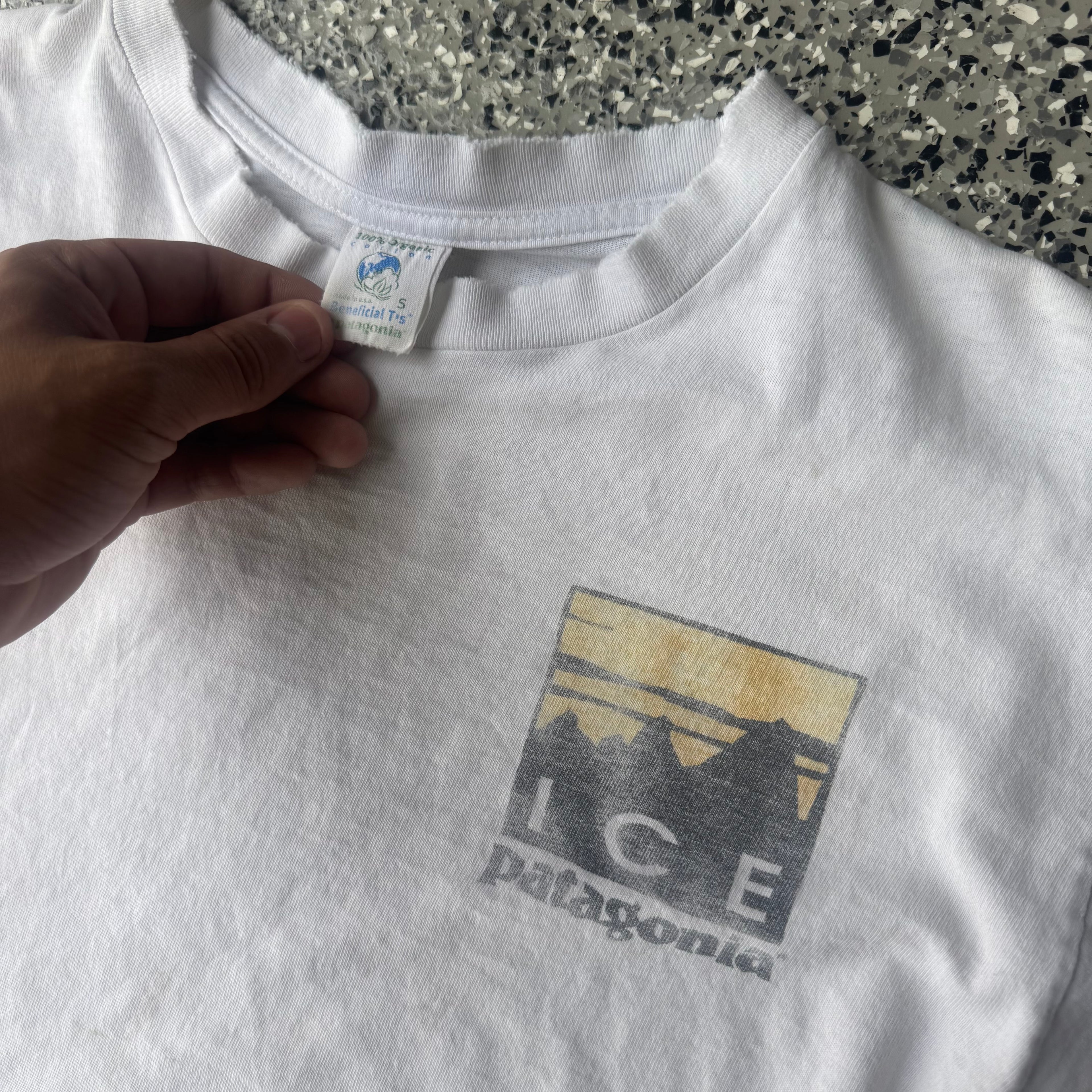 1990s Patagonia Ice snow Distressed t-shirt (S)